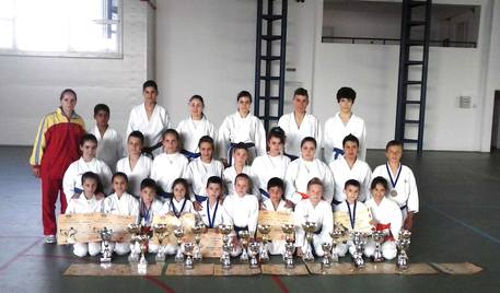 campionatul-european-de-karate-shotokan-si-cupa-europeana-destinata-kohailor-progresul-cernica